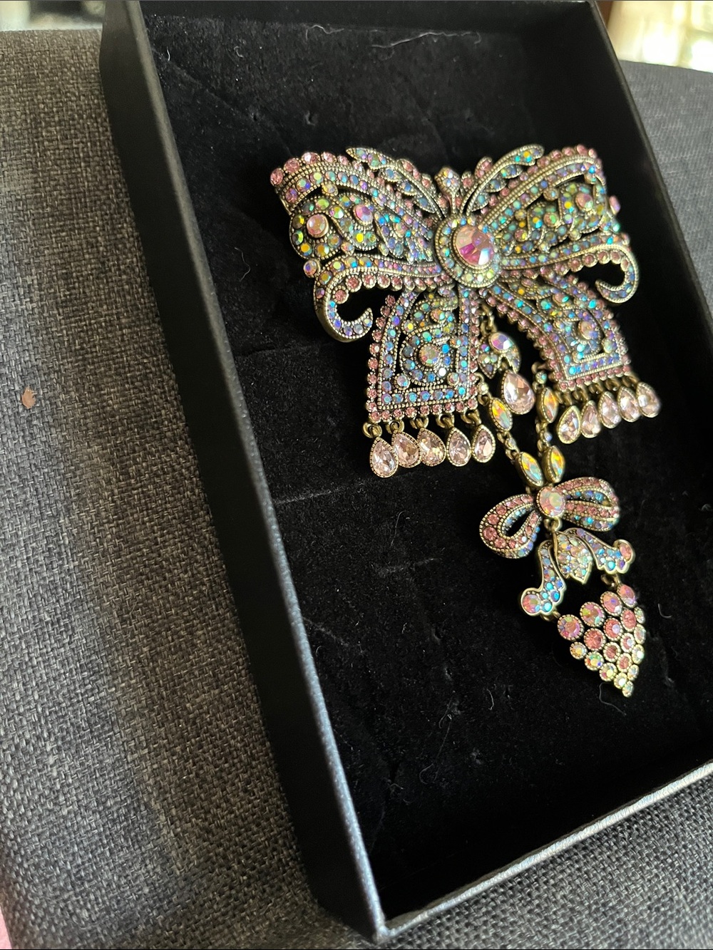 πππΈNIB HEIDI DAUS Aurora B Crystal Bow Brooch - Pink Multicolor Sparkleπ - Picture 5 of 6